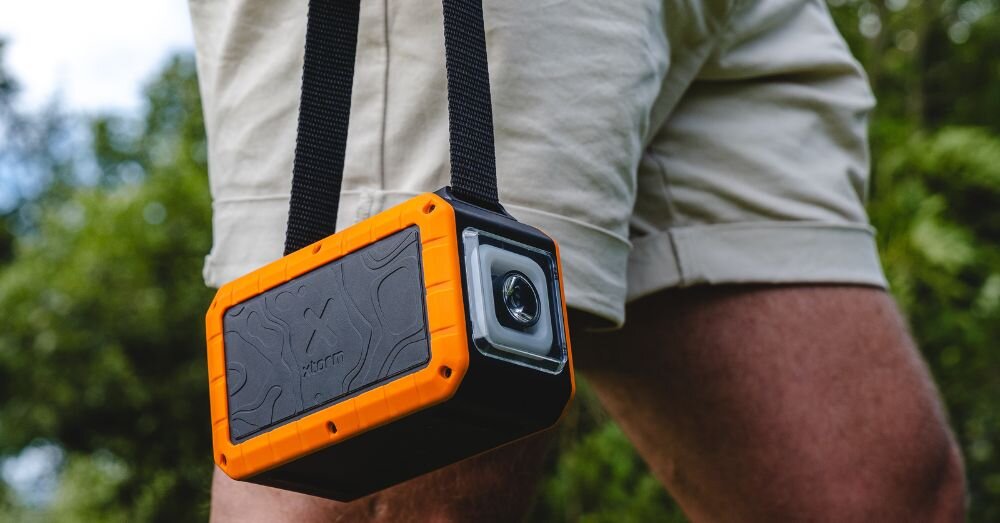 XTORM Rugged Flashlight dodatkowych funkcji uchwytowi regulowanym paskiem