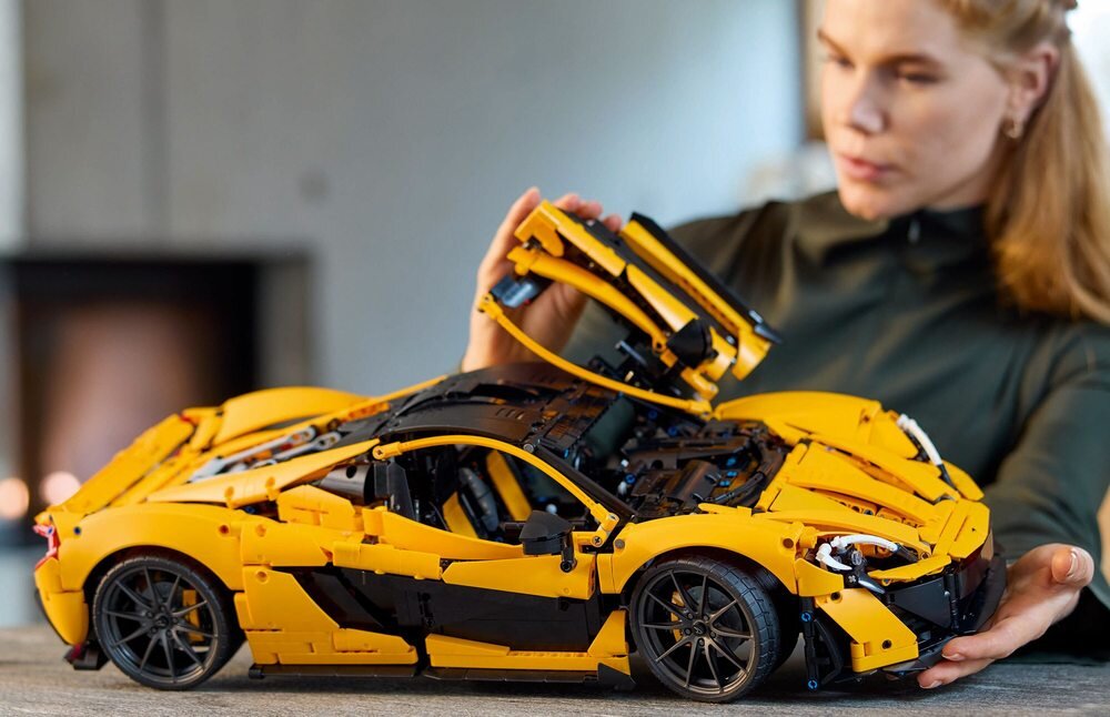 LEGO 42172 Technic McLaren P1 silnik