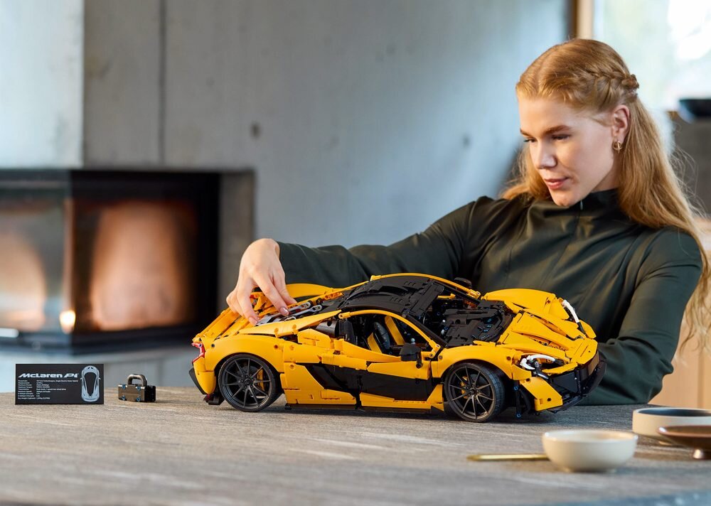 LEGO 42172 Technic McLaren P1 Zabawa