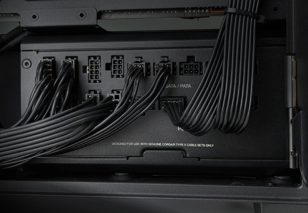 Komputer MAD DOG CORSAIR5000D-A02DR64 R9-9950X 64GB RAM 2TB SSD Radeon RX7900XTX Wi-Fi zasilacz moc sprawność zabezpieczenia