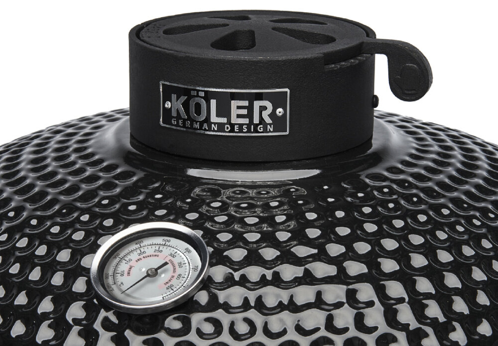Grill węglowy KOLER Kamado EG26 zbliżenie na termometr i żeliwny komin system regulacji temperatury żeliwny komin należy obracać termometr