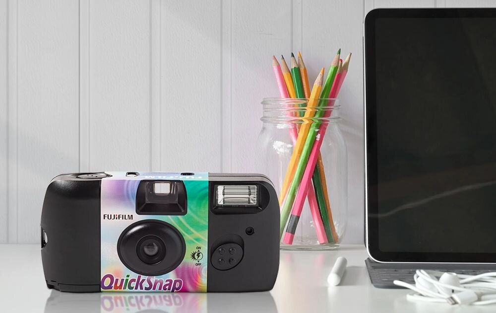 FUJIFILM Quicksnap 400 X-TRA obiektyw 32 mm f10 stała ogniskowa zdjęcia od 1 m do nieskończoności