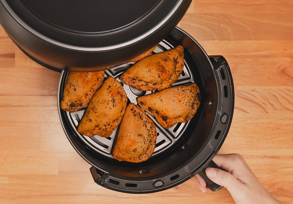 Frytownica CECOTEC Fantastik 3550 3.5L pojemność 3,5 l dla rodzin dla większych porcji dla dwóch osób optymalna pojemność kosza przygotowywanie większych porcji na raz podczas spotkań z przyjaciółmi i rodziną 