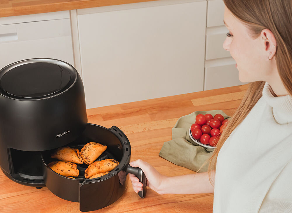 Frytownica CECOTEC Fantastik 3550 3.5L zdrowe gotowanie ulubione smażone potrawy beb dodatku oleju dla osób dbających o zdrowie i dietę ograniczenie spożycia tłuszczu 