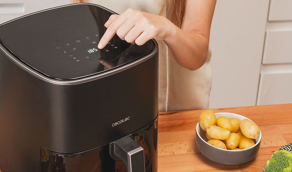 Air Fryer Frytkownica beztłuszczowa CECOTEC Fantastik 5500 Pack 5.5L panel dotykowy prosta intuicyjna obsługa odpowiednia temperatura czas gotowania szybki wygodny proces stylowy wygląd panelu łatwe czyszczenie