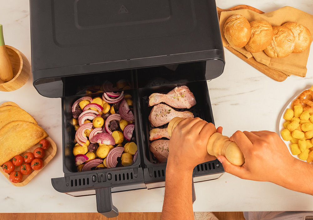 Frytownica CECOTEC Cecotec Cecofry Advance 9000 Inox podwójny kosz dwa niezalezne miejsca pojemność 4,5 l praktyczne rozwiązanie dwie różne potrawy praktyczne synchronizacja między koszami gotowanie w różnych temperaturach idealne rezultaty kulinarne 