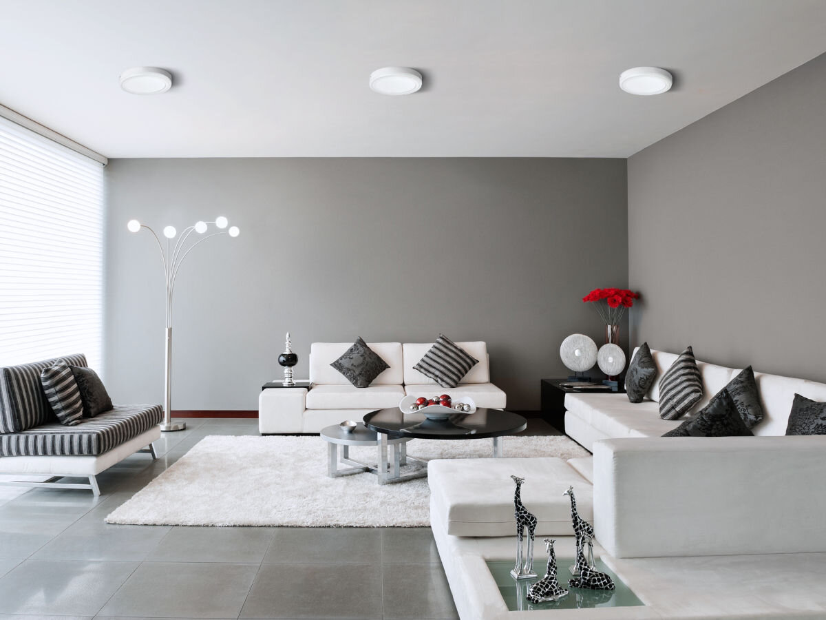 Plafon TRACER Lumi Round TRAOSW47320 biały, światło, oświetlenie, biel, ciepło, pokój umeblowany w jasnych kolorach, na suficie plafony