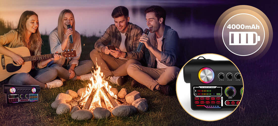 Zestaw do Karaoke i Streamingu MUSICMATE MM-SC450 MusicParty efekty LIVE dźwięk Bluetooth, osoby siedzące przy ognisku trzymające mikrofony w ręku