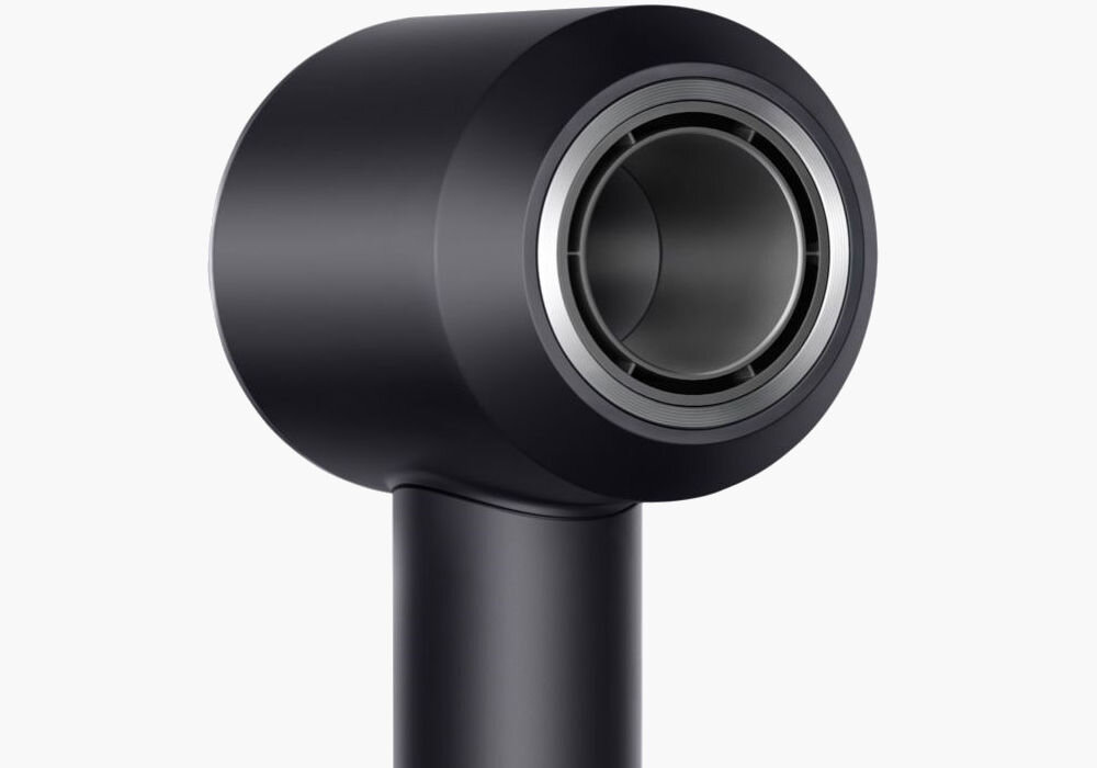 Zbliżenie na magnetyczny pierścień mocujący akcesoria w suszarce Dyson Supersonic