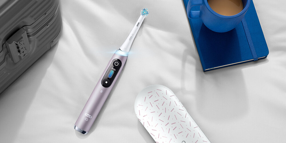 Szczoteczka magnetyczna ORAL-B iO 9 Special Edition Różowy kompaktowa stacja ładująca zawswze pod ręką etui podróżne w dowolne miejsce jedno ładowanie 180minut do 2 tygodni pracy do codziennego użytku dłuższe wyjazdy