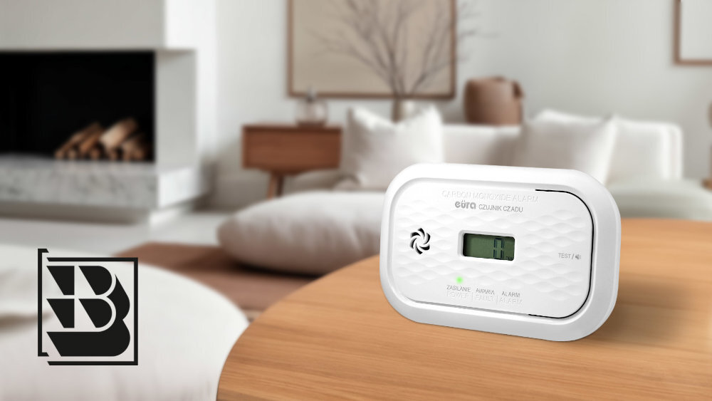 EURA CD-72A2v4300/B norm europejskich oraz krajowych certyfikacja CNBOP-PiB nadany znak budowlany B może być bezpiecznie stosowany w systemach ochrony budynków prawem i standardami jakości - czujnik postawiony na stoliku