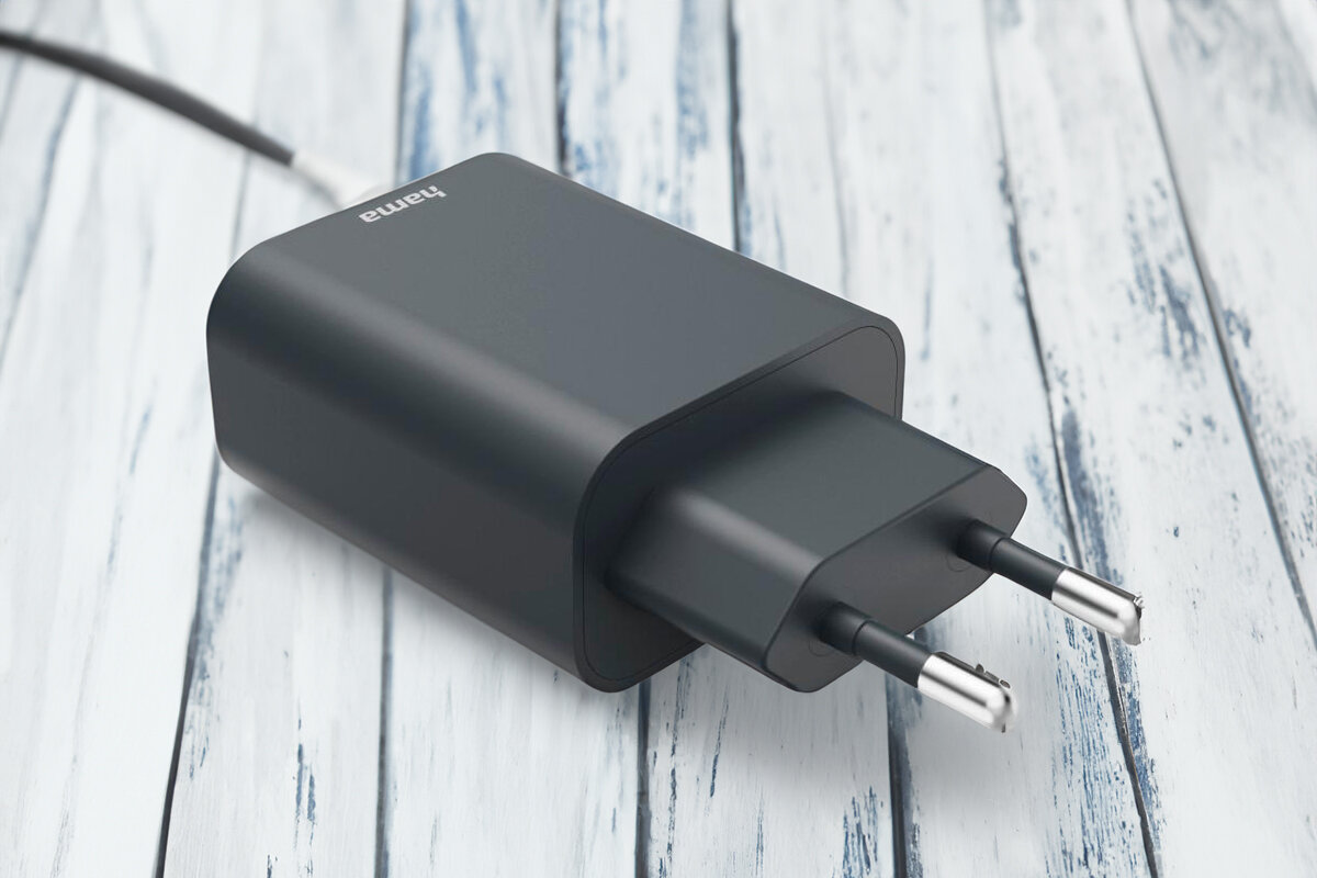 HAMA Ecosential 45W PD Power Delivery 45 W powerbankami, smartfonami laptopami