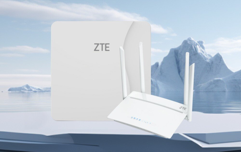 Router ZTE MF258 Pro Router z dwiema jednostkami – kwadratową anteną zewnętrzną i urządzeniem wewnętrznym z czterema antenami, opis