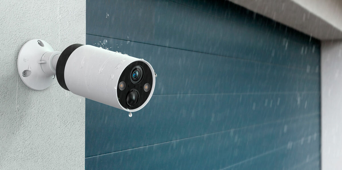 Kamera TP-LINK Tapo C420 Zewnętrzna, Wi-Fi / LAN, obraz, monitorowanie, podgląd, bezpieczeństwo, kamera zamontowana do ściany garażu na zewnątrz