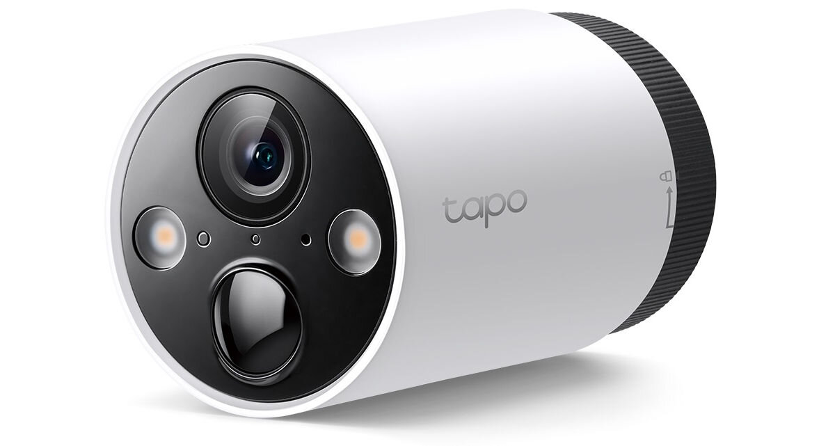 Kamera TP-LINK Tapo C420 Zewnętrzna, Wi-Fi / LAN, roździelczość, obraz, QHD, rejestrowanie, na białym tle kamera frontem prawo skos