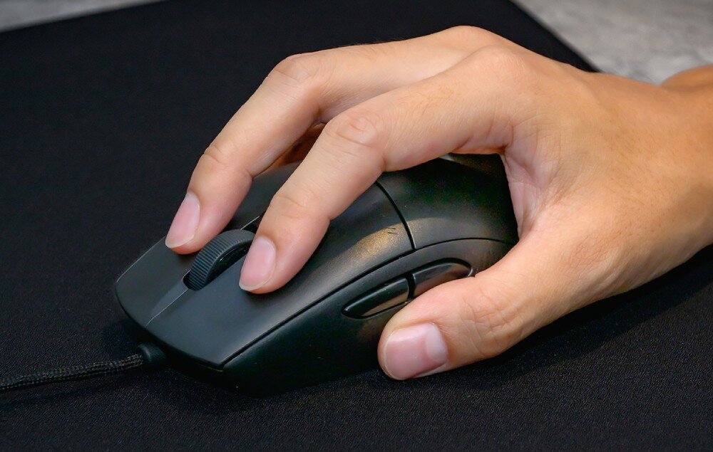 Mysz CORSAIR M55 przeznaczenie kształt waga chwyt