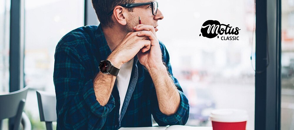 Smartwatch MOTUS Classic wygląd