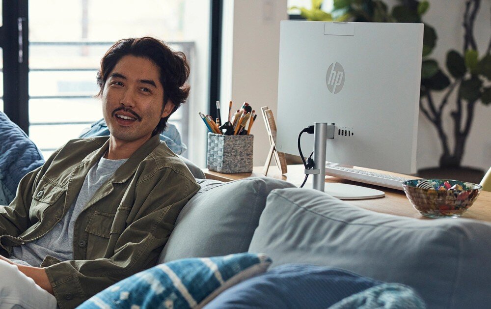 Komputer HP 24-cr0015nw 23.8 IPS i3-N300 8GB RAM 256GB SSD Windows 11 Home konstrukcja design regulacja nachylenia