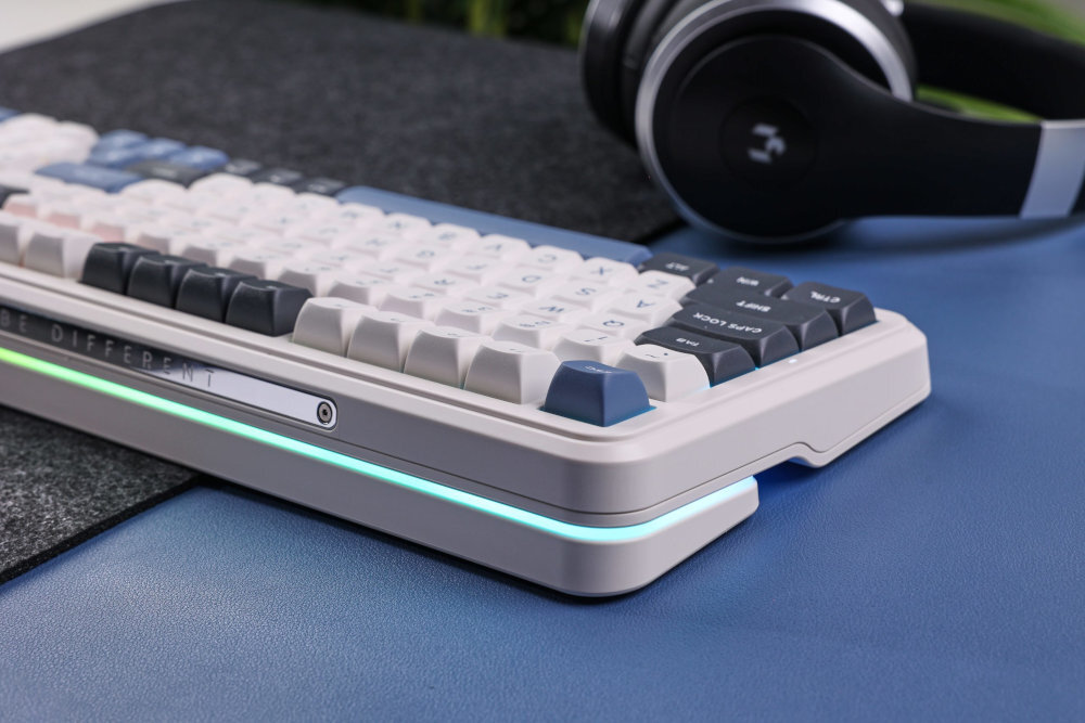 MCHOSE MC-K99 Podświetlenie RGB tylna płytka Nakładki wykonane w technologii PBT double-shot - podświetlenie klawiatury z tyłu