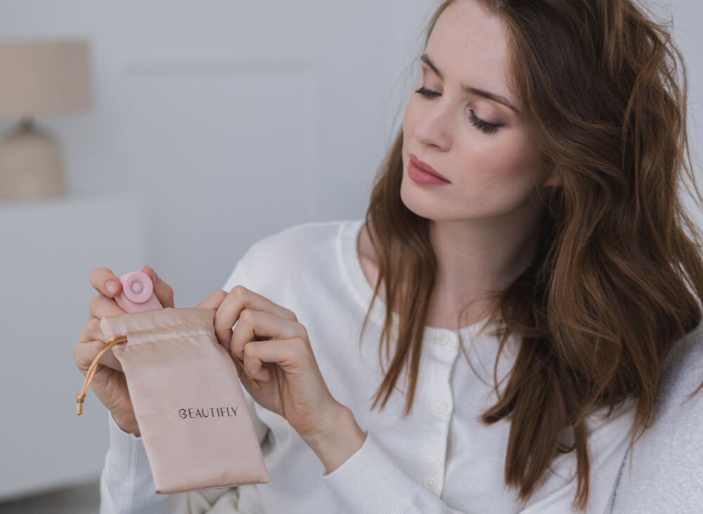 BEAUTIFLY MINISONIC BLISSPOD Wibrator Łechtaczkowy Różowy wodoodporna konstrukcja wiele możliwości użytkowania chwile przyjemności w sypialni relaksujące momenty w wannie energetyzujący masaż pod prysznicem chwila rozkoszy dobry sposób na zakończenie dnia