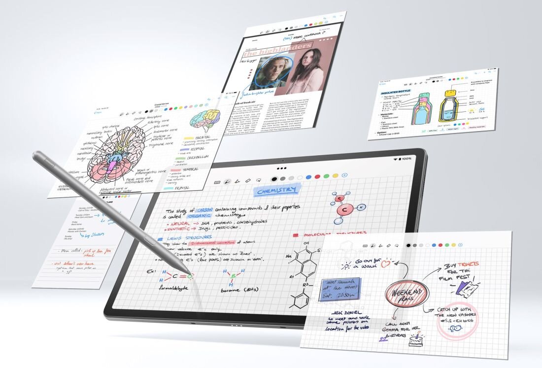 Na obrazie widoczny jest tablet z wyświetlonymi notatkami i diagramami, a obok niego znajduje się rysik. W tle unoszą się różne dokumenty z tekstem i grafikami.