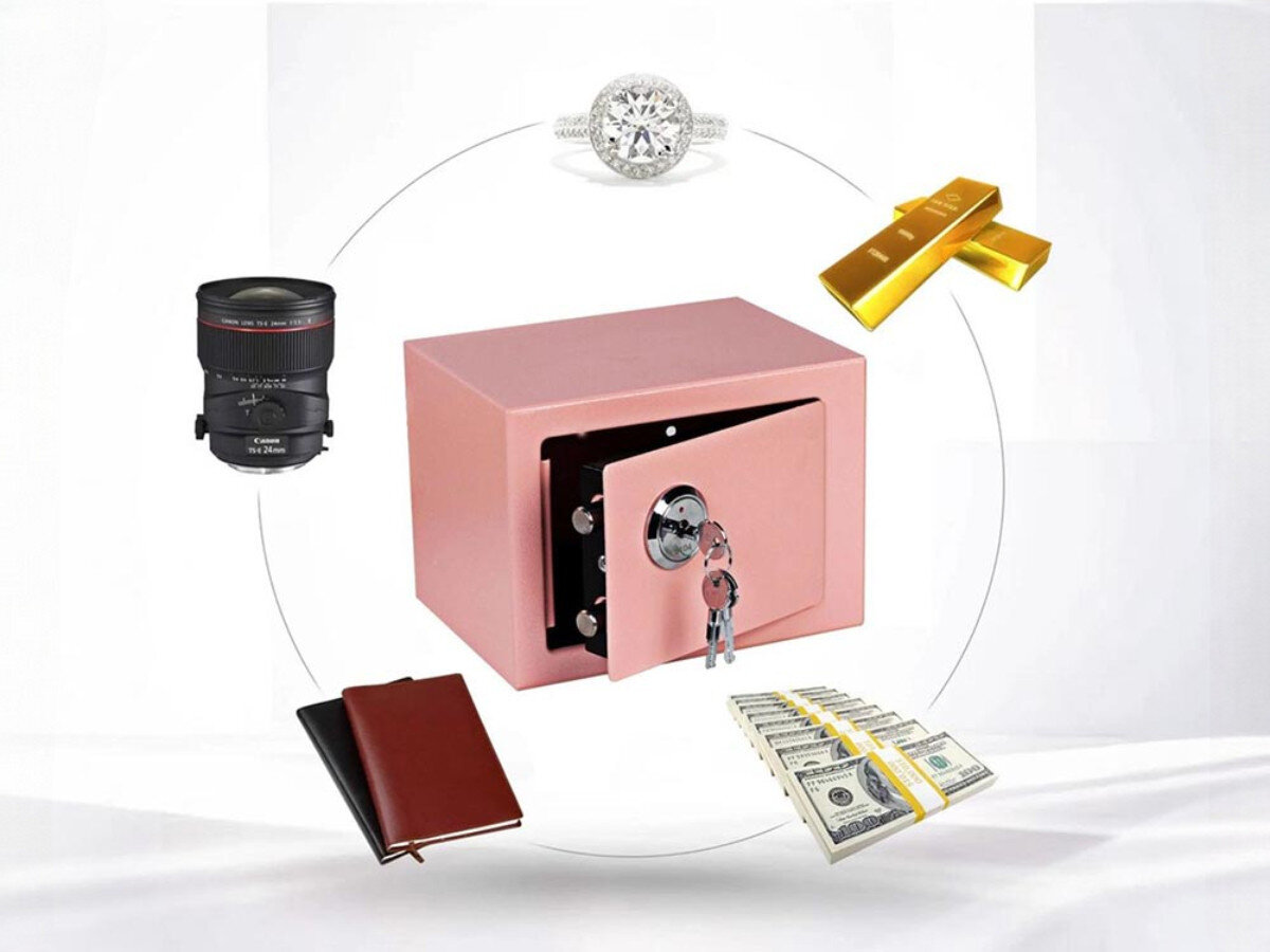 Sejf domowy EXTRALINK Home S-404 Różowy, stal, rygle, zamek, wymiary, Otwarta różowa sejf z biżuterią, pieniędzmi, aparatem i złotem.