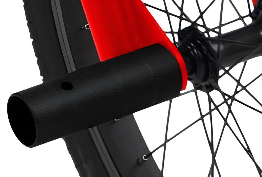 Rower dziecięcy TOIMSA BMX 20 cali dla chłopca Czerwony zbliżenie na pegi wytrzymałe pegi flatlandowe sztuczki efektowne grindy na poręczach lub boxach pegi na przednim i na tylnym kole po obu stronach