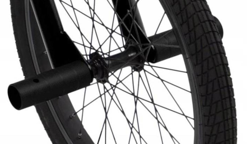 Rower dziecięcy TOIMSA BMX 20 cali dla chłopca Czarny zbliżenie na pegi wytrzymałe pegi flatlandowe sztuczki efektowne grindy na poręczach lub boxach pegi na przednim i na tylnym kole po obu stronach