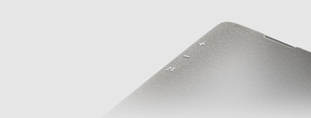 VIEWSONIC M1X WVGA projektor siatkowa faktura srebrny metal klawiatura dotykowa magnetyczna osłona portów, kadr na strukturę projektora na białym tle