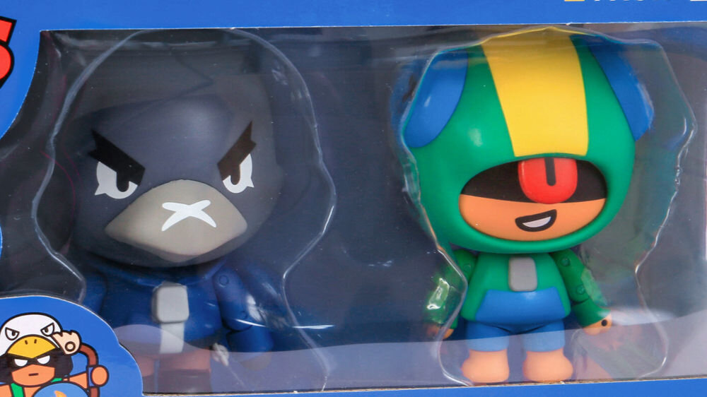 Zestaw figurek SUPERBUZZ Brawl Stars Crow x Leon BRW6015B kolakcja 4 postaci Crow Leon Spikre Colt zestaw zawiera Crow i Leon oficjalnie licencjonowane przez twórców gry firmę Supercell autentyczność zgodność z oryginalnym stylem Brawl Stars dbałość o detale starannie wykonane 11 cm wysokości poruszanie głową i kończynami