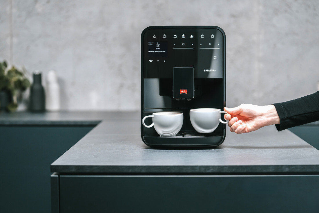 Ekspres MELITTA Barista SE F83 0-009 Czarny Prostota obsługi Kolorowy wyświetlacz TFT panel dotykowy Regulowana wylewka wysokość