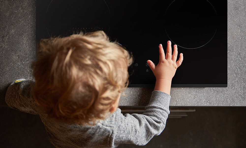 Płyta ceramiczna MIDEA MC-6F6004R242wskaźnik ciepła resztkowego, uniknięcie poparzeń, blokada przed dziećmi