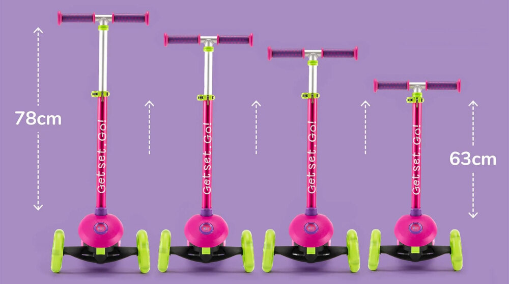 Hulajnoga dla dzieci TRUNKI Mała Różowy fioletowe tło hulajnoga w czterech ujęciach pokazany system regulacji wysokości czterostopniowa regulacja kierownicy w zakresie od 63 do 78 cm sprzęt „rośnie” razem z użytkownikiem antypoślizgowe rączki z tworzywa TPE pewny chwyt bezpieczeństwo i ogranicza zmęczenie dłoni