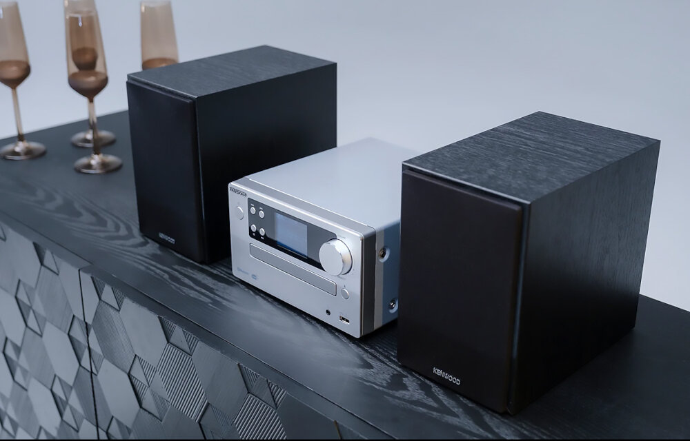 Wieża KENWOOD M-725 DAB - wejścia i wyjścia