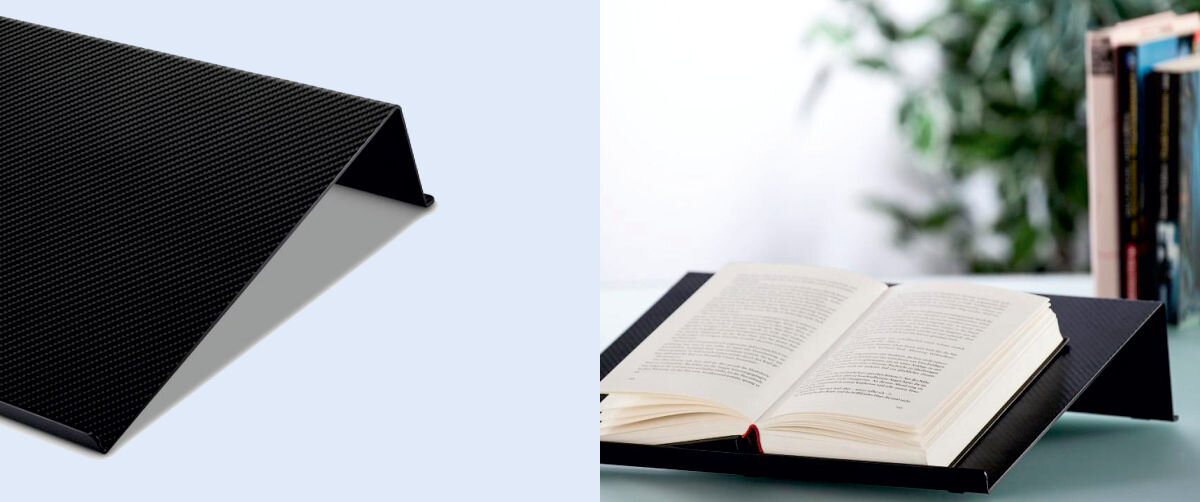 Podstawka pod laptopa HAMA 126812 Czarny
wielofunkcyjność, odpowiedni kąt nachylenia do użytkowania książek oraz tableta,
niebieskie tło, zbliżenie na róg podstawki, książka na podstawce