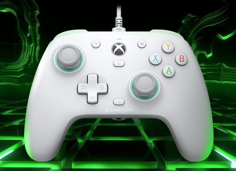 Kontroler GAMESIR G7 SE Biały
                na zielonym cyfrowym tle