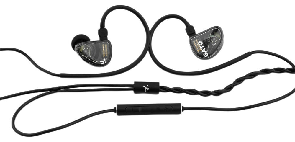 Słuchawki dokanałowe TRUTHEAR Gate impedancja 28 omów czułość 122 dB wydajność i głośność, słuchawki dokanałowe z odłączanym kablem na białym tle