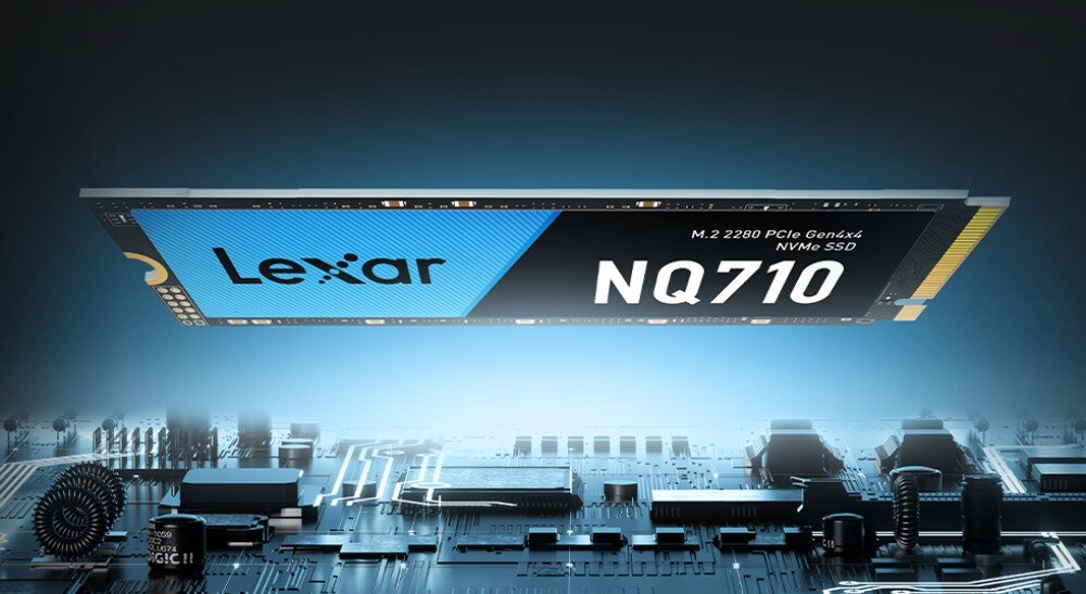 Dysk LEXAR NQ710 Dysk SSD unoszący się nad powierzchnią przypominającą układy elektroniczne
