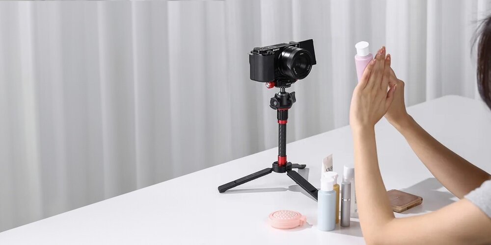 Obiektyw Ulanzi 27 mm f/2,8 AF aparat na statywie