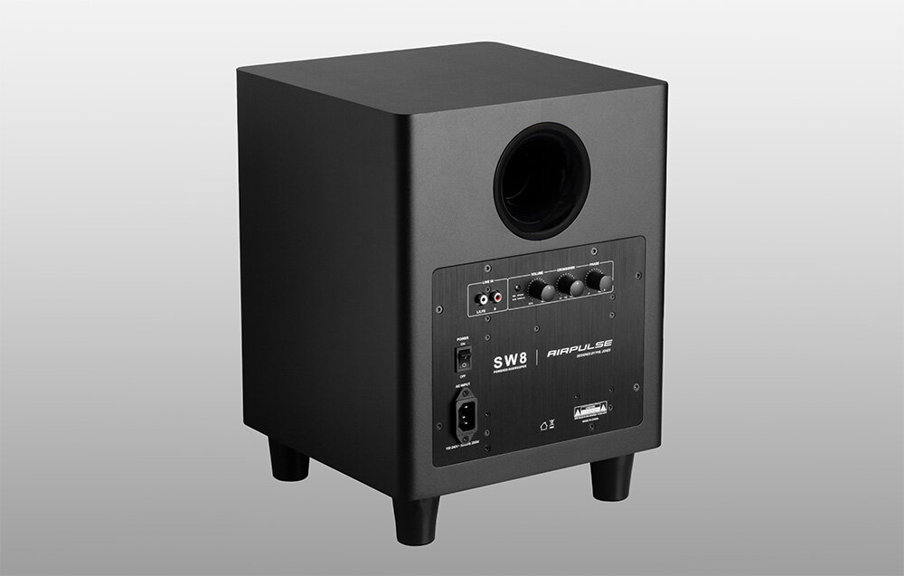 Subwoofer EDIFIER Airpulse SW8 - glosnik na szarym tle kompaktowy wydajny konifiguracje muzyczne doswiadczenia i filmowe, dzwiek, jakosc