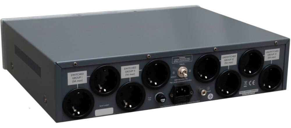 TAGA HARMONY PC-7000 kondycjoner sieciowy kontrola napięcia wykrywanie fazy, urządzenie pod skosem od tyłu na białym tle