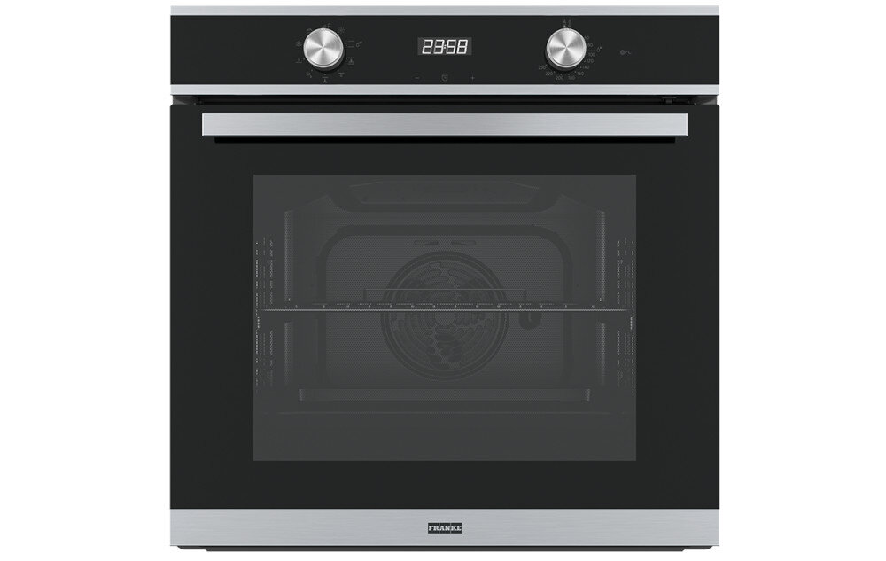 Piekarnik FRANKE Smart FSM 86 H XS Zdjęcie przedstawia piekarnik Franke z czarnym frontem, dużym przeszklonym oknem i srebrnym wykończeniem. Na górze znajdują się dwa pokrętła oraz wyświetlacz LED pokazujący aktualne ustawienia kuchnia serce domu inteligentne urządzenia gotowanie