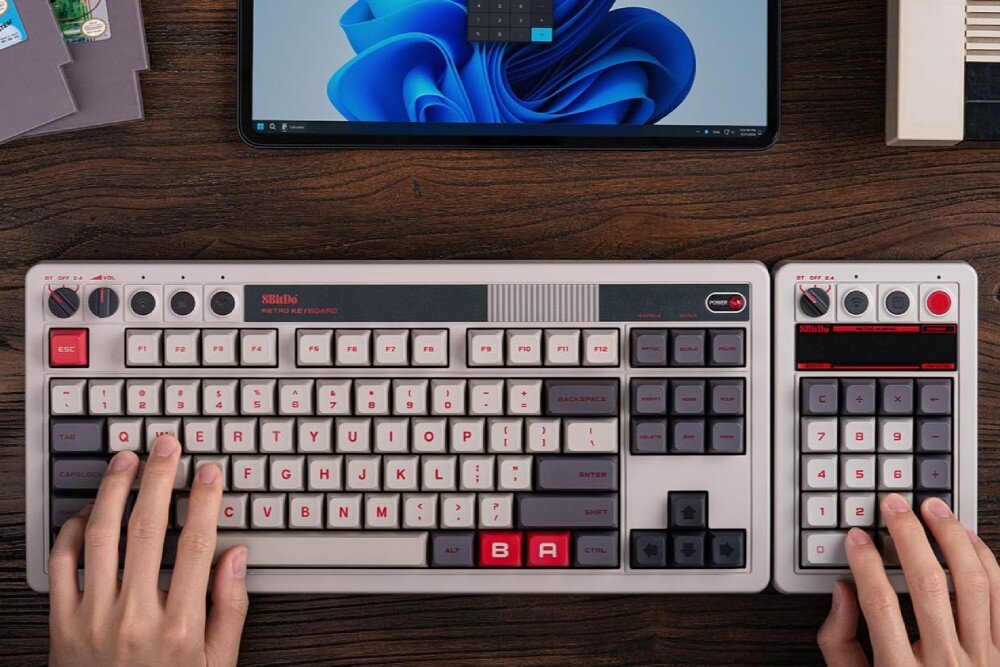 Klawiatura 8BITDO Retro 18 N wygląd styl design nakładki materiały