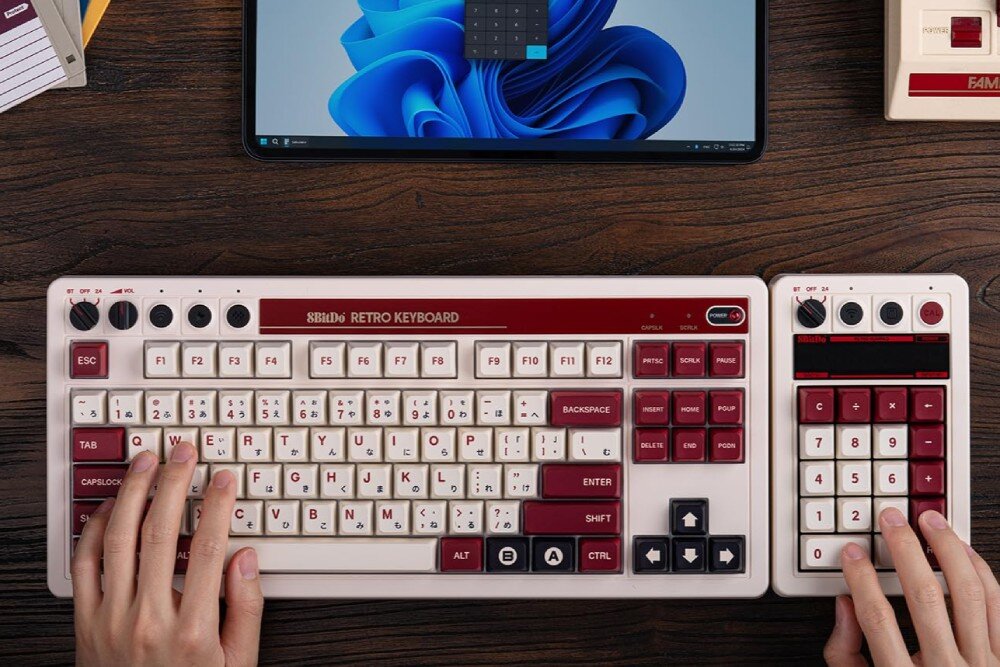 Klawiatura 8BITDO Retro 18 Fami wygląd styl design nakładki materiały