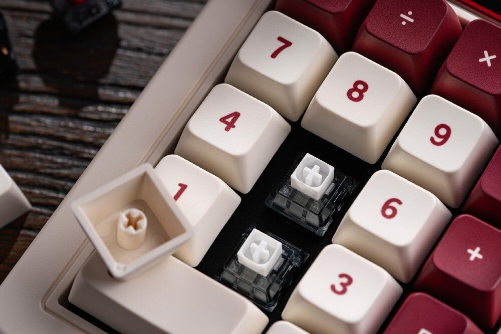 Klawiatura 8BITDO Retro 18 Fami przełączniki funkcje N-Key Rollover Hot Swap