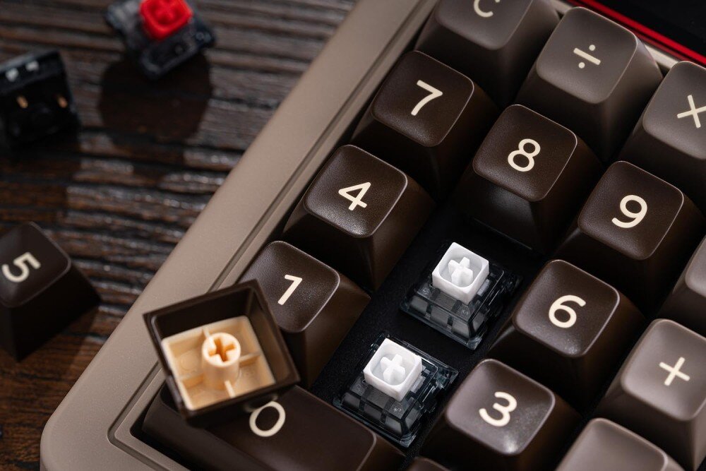 Klawiatura 8BITDO Retro 18 C64 przełączniki funkcje N-Key Rollover Hot Swap