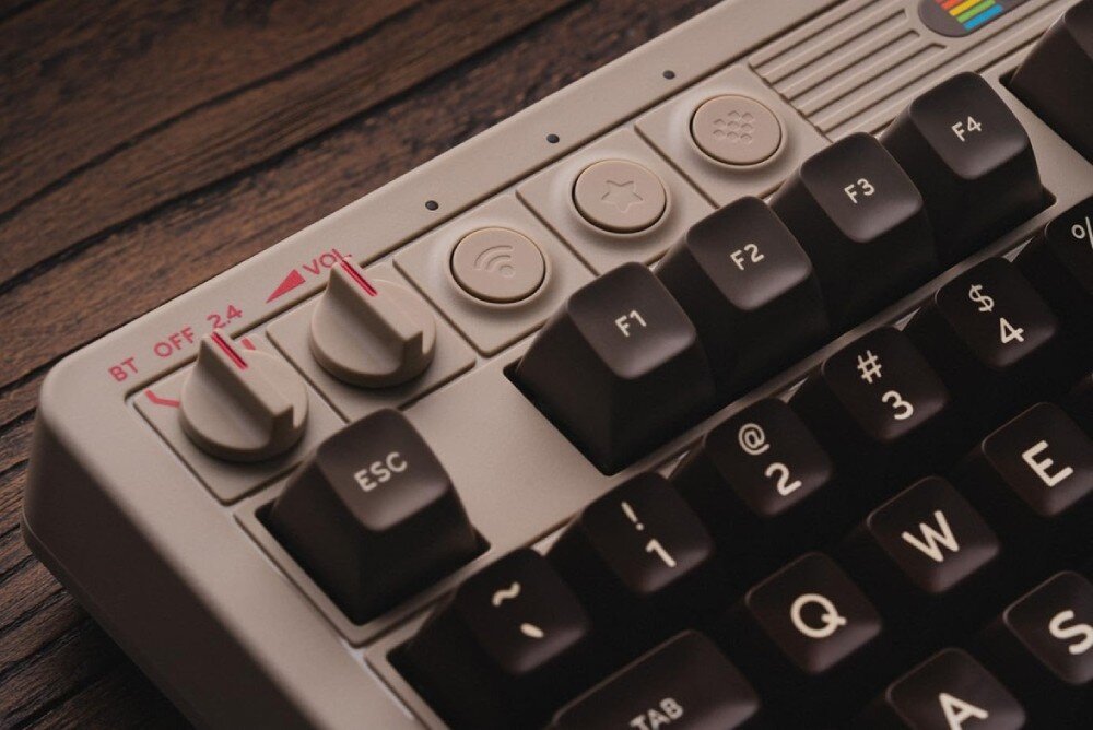 Klawiatura 8BITDO Retro C64 programowalne klawisze skróty makra N-Key Rollover