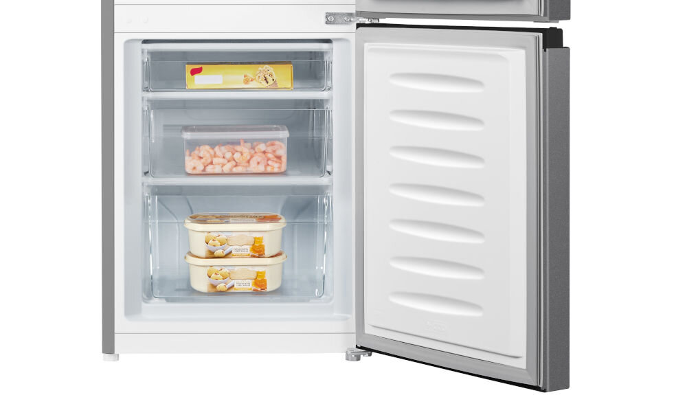 Lodówka HISENSE RB224D4BDE 143cm Srebrna zbliżenie na zamrażalnik półki wypełnione żywnością przezroczyste nóżki białe tło hałas jedynie 39 dB pracuje cicho nie zakłóca domowego spokoju regulowane nóżki stabilne ustawienie zdolność utrzymywania temperatury do 8 godzin zdolność zamrażania 2,4 kg żywności na dobę 