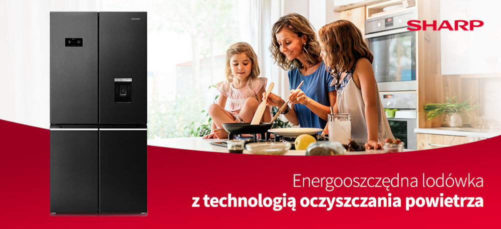 LODÓWKA SHARP SJ-NFA35IHDAD-EU wizualizacja baner lifestyle lodówka front zamknięta kolor czarny podajnik wody rodzina dzieci kuchnia gotowanie w tle