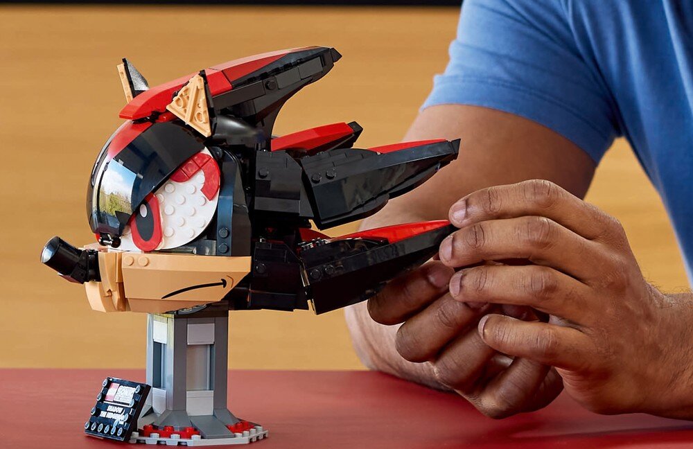 LEGO 77000 Sonic the Hedgehog Jeż Shadow zabawa zestawem na stole